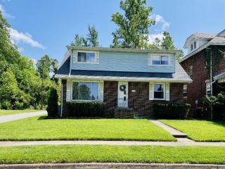 Foreclosed Home - 175 FOUNTAIN PL, 25701