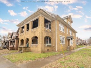 Foreclosed Home - 1101 10TH ST, 25701