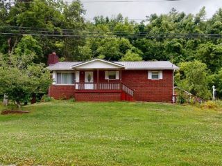 Foreclosed Home - 3459 16TH STREET RD, 25701