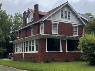 Foreclosed Home - 502 11TH AVE, 25701