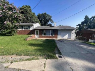 Foreclosed Home - 132 N ALTAMONT RD, 25701