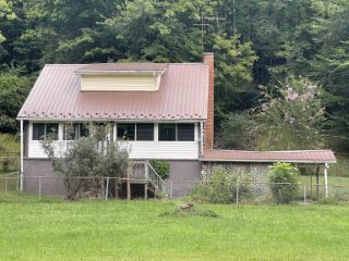 Foreclosed Home - 4130 FOUR POLE RD, 25701