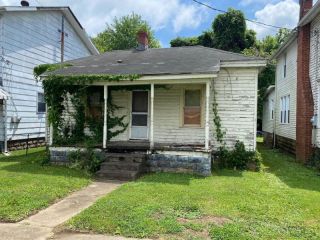 Foreclosed Home - 214 SHORT ST, 25702