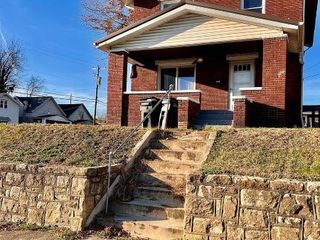 Foreclosed Home - 2604 4TH AVE, 25702
