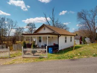 Foreclosed Home - 3616 MOORE RD, 25702