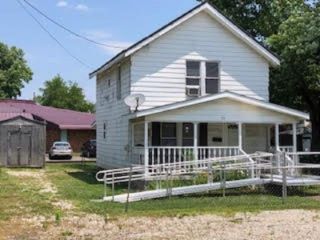 Foreclosed Home - 110 9TH AVE, 25702
