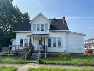 Foreclosed Home - 2457 4TH AVE, 25703