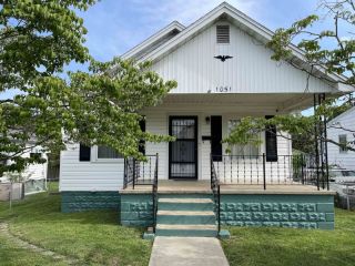 Foreclosed Home - 1051 JACKSON AVE, 25704