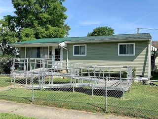 Foreclosed Home - 928 MONROE AVE, 25704
