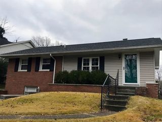 Foreclosed Home - 217 FOREST RD, 25705