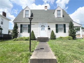 Foreclosed Home - 2111 CHARLES ST, 26070