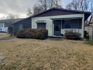 Foreclosed Home - 3113 Broad Street, 26104