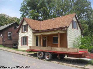 Foreclosed Home - 210 W WOODLAND AVE, 26301