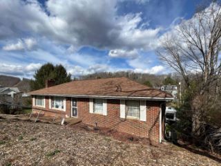 Foreclosed Home - 102 S CHESTNUT ST, 26601