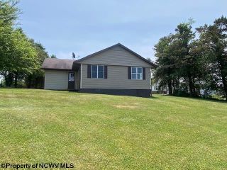 Foreclosed Home - 107 RICHFIELD LN, 26764