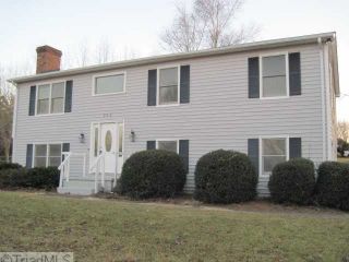 Foreclosed Home - 800 HOLLY HEDGE DR, 27023