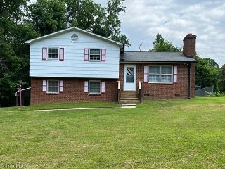 Foreclosed Home - 2023 JUNCTION RD, 27028