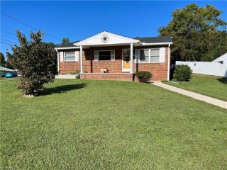 Foreclosed Home - 901 HUNTER DR, 27030