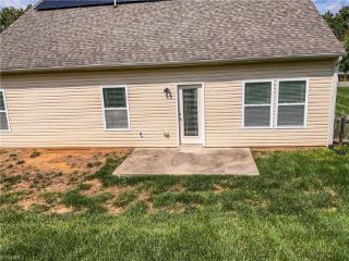 Foreclosed Home - 6672 RIDGE BLUFF DR, 27045