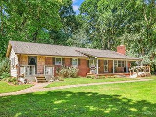 Foreclosed Home - 2709 COUNTRY CLUB RD, 27055