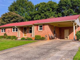Foreclosed Home - 325 CHESTNUT ST, 27055