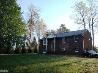 Foreclosed Home - 3405 LAREE DR, 27105