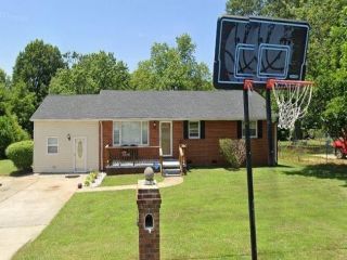 Foreclosed Home - 1302 WESTMORELAND DR, 27217