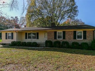 Foreclosed Home - 314 SUNSET DR, 27244