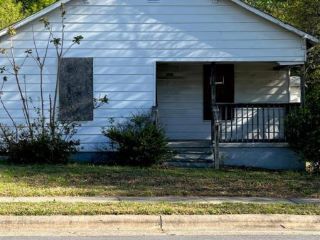 Foreclosed Home - 407 NELSON ST, 27284