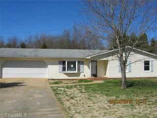 Foreclosed Home - 323 WOODBERRY DR, 27292