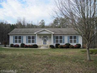 Foreclosed Home - 218 PINE NEEDLES RD, 27320