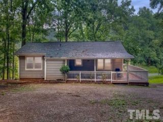 Foreclosed Home - 2013 WOODCREST DR, 27330