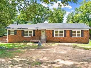 Foreclosed Home - 1439 WHITE DR, 27349