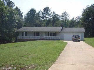 Foreclosed Home - 4044 EVERGREEN DR, 27370