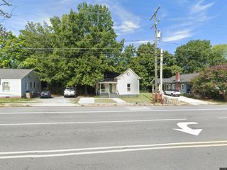 Foreclosed Home - 907 N CHURCH ST, 27401