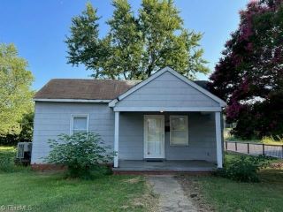 Foreclosed Home - 1200 WATER ST, 27405
