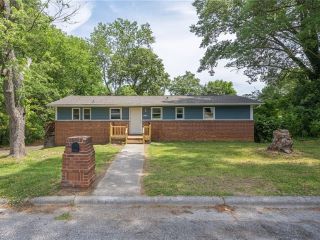 Foreclosed Home - 1909 LARKIN ST, 27406