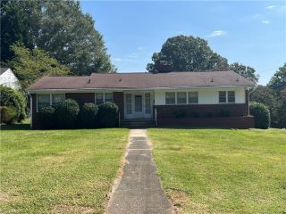 Foreclosed Home - 1307 S BENBOW RD, 27406