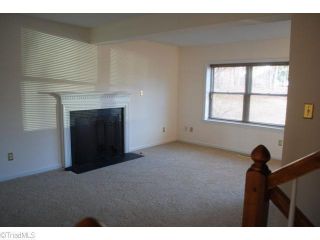 Foreclosed Home - 3703 COTSWOLD TER UNIT 59, 27410
