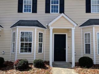 Foreclosed Home - 302 S RALEIGH ST, 27501