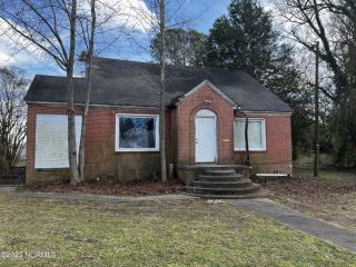 Foreclosed Home - 300 S GEORGE ST, 27530