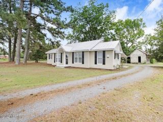 Foreclosed Home - 3600 NC HIGHWAY 111 N, 27534