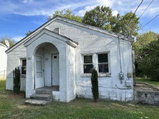 Foreclosed Home - 822 EATON ST, 27536