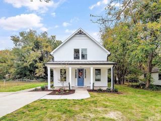 Foreclosed Home - 411 COLLIER ST, 27577