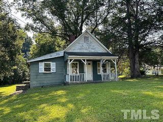 Foreclosed Home - 516 N CYPRESS ST, 27591