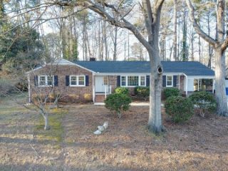 Foreclosed Home - 5321 N HILLS DR, 27612