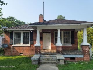 Foreclosed Home - 220 E BASSETT ST, 27801
