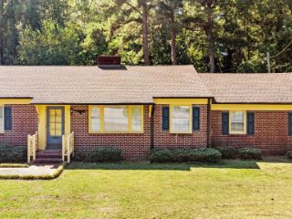 Foreclosed Home - 401 HOLLIDAY DR, 27823