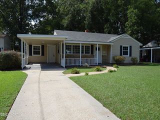 Foreclosed Home - 2117 S VILLAGE DR, 27834