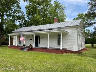 Foreclosed Home - 307 N FRONT ST, 27840